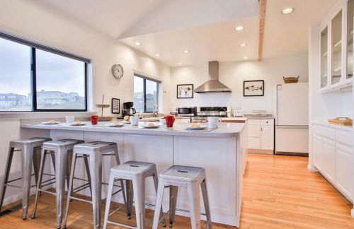 Northern Lights! Hot Tub!! Game Room!! Expansive and Spacious!! - Foto 12