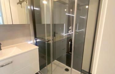 Große & voll ausgestattete Apartments, Studios, Doppelzimmer, Workspace, Parkplatz, Netflix, Prime & schnelles Wifi in ruhiger Lage mit Garten - Foto 37