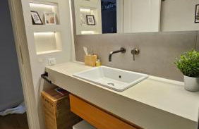 Heart of Faliro 2BR 5m Walk to Beach - Newly Renovated - Foto 4