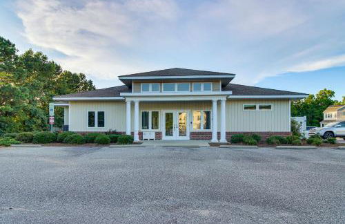 Dog-Friendly Home with Pool Access Near Oak Island! - Foto 29