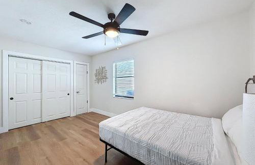 Newly Renovated | Minutes to Riverwalk & Beaches | Tampa Heights - Foto 47