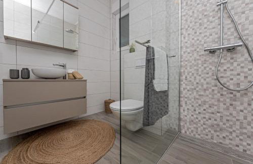 Luxury villa Adris with heated pool, Gym, sauna - Split - Photo 46