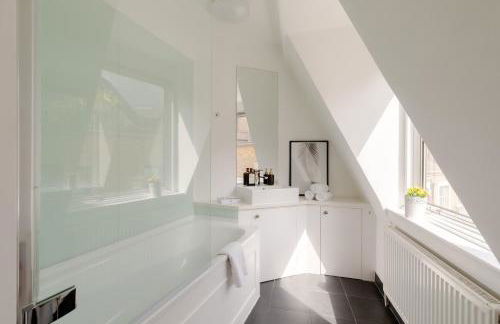 RARE FIND off Oxford St! SOHO 5bed Design House For XXL Groups - Photo 41