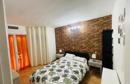Piso delante de la playa La Pineda con 2 habitaciones - Foto 14