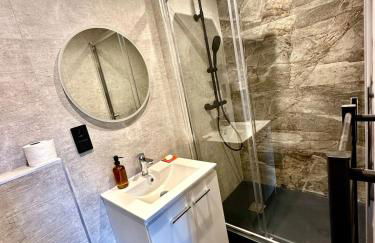 Bright and Modern Loft Retreat - Foto 8