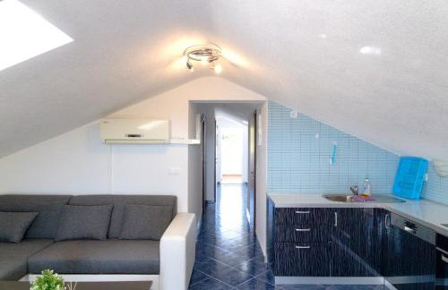 Apartmani Adriana - Photo 11