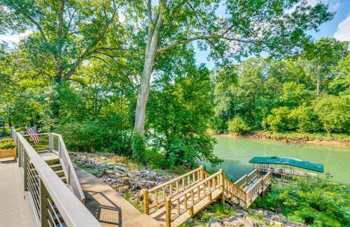 Riverfront Retreat with Fire Pit and Deck - Foto 37