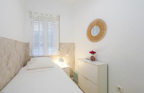 Bonito y muy fresco apartamento con patio privado - Photo 12