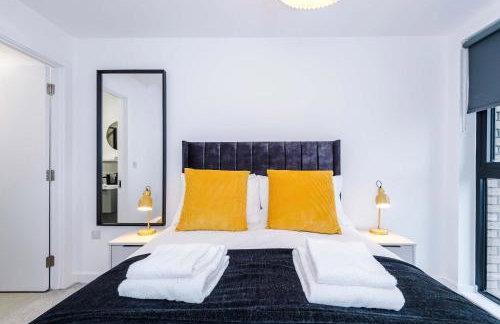 Modern 2BR Apartment in Manchester with Parking - Foto 12