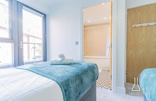 Luxury Birmingham City Centre Townhouse with BALCONY- Sleeps 10 - FREE Parking - Perfect for Contractors, Business Travellers, Families and other Groups - Near Bullring, Newstreet, Selfridges, NEC, NIA & Birmingham airport - Photo 27