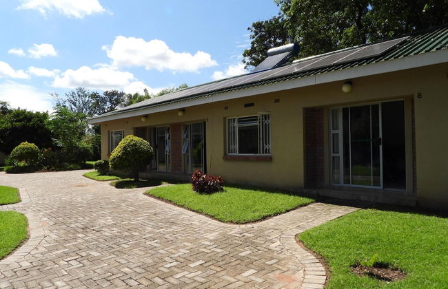 2 Bedroomed Apartment With En-suite and Kitchenette - 2068 - Foto 3