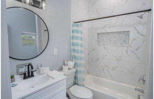 Cozy and Lovely 2BR 2BA Apt#a Near Lively Downtown - Foto 24