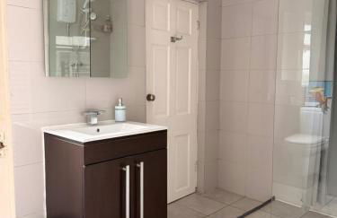 Cosy & Modern 2 Bedroom Apartment - Foto 10