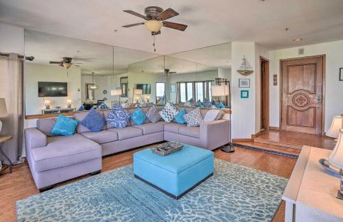 Quiet Avalon Getaway Villa with Ocean View and Balcony - Foto 3