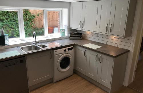 RedButt House, Freshwater, 3 Bedrooms, WiFi, Garden - Photo 17