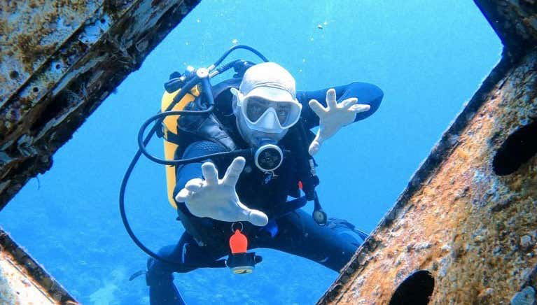 Bautismo de buceo en el Mar Rojo
