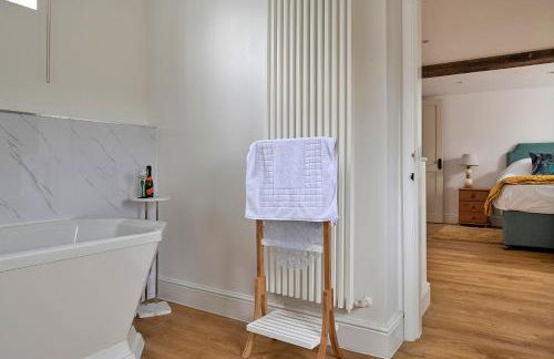 Finest Retreats - Moelis Barn - Photo 11