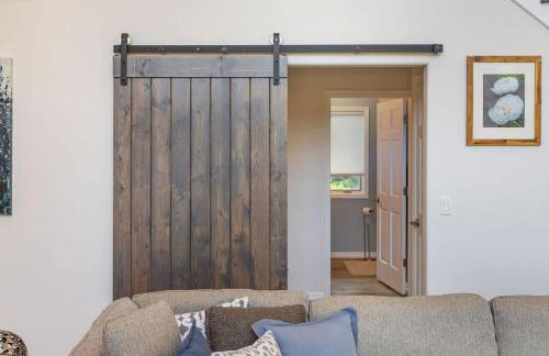 Spacious A-Frame with Lake Michigan Views & Hot Tub-Family Friendly - Foto 23