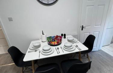 City Escape Stylish 4 bedroom house in Nottingham Sleep 9 - Foto 25