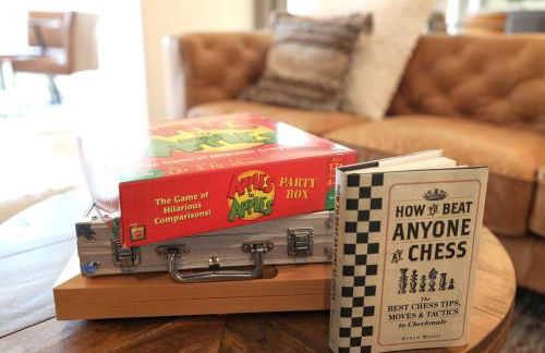 Lakeside Nest Dock on Lake Rayburn Sleeps 10 - Photo 12