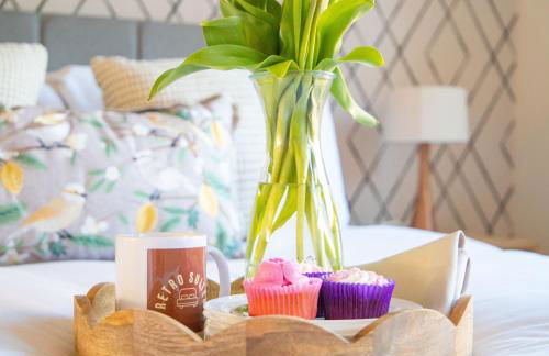 4x Bed Elegant Home with Parking - Photo 6