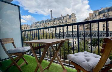 Typical Parisian apartment with balcony, Eiffel Tower - Foto 5