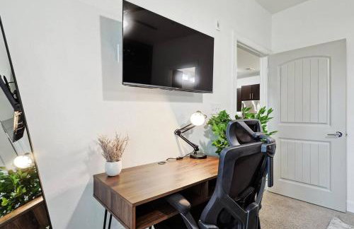 Modern 2B Close to The Star Toyota HQ Legacy West - Foto 23