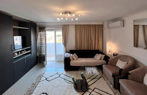 Beautiful renovated luxury apartment terrace parking - Photo 4