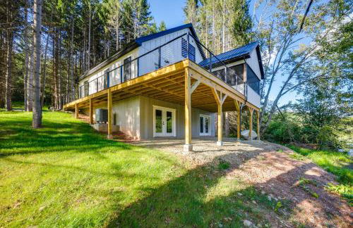 Waterfront Home with Kayaks, Trails and Petting Zoo! - Photo 4