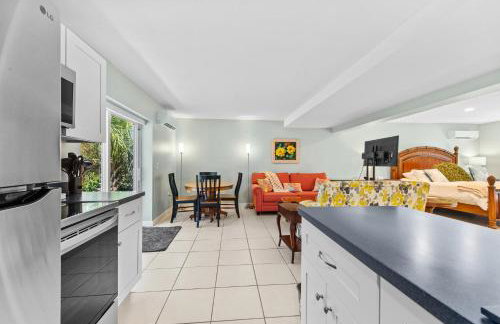 Seaside oasis studio with heated pool - Foto 13