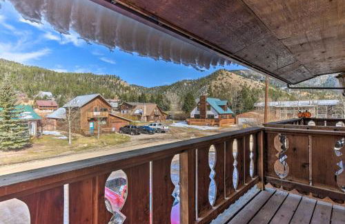 Downtown Red River Retreat with Mtn Views and Yard - Foto 12