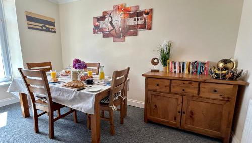 Spacious Pembrokeshire Apartment - Photo 2