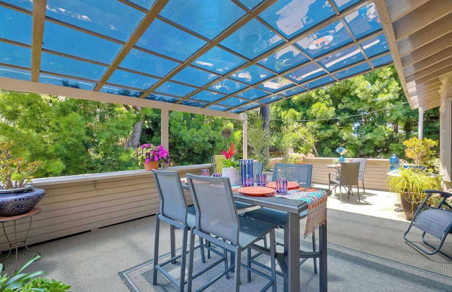 Serene Coastal Home Sleeps 8 1 Mile From Beach! - Foto 37