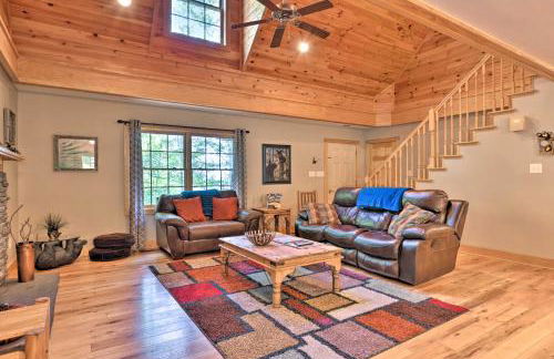 A Bit of Heaven Cabin Less Than 13 Miles from Boone! - Foto 4