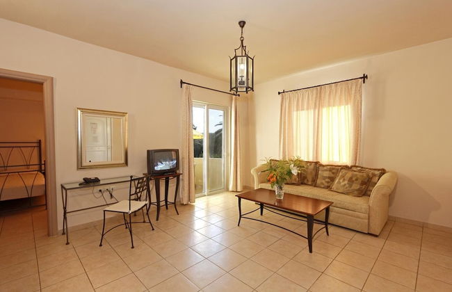 Lambrinos Suites - Photo 14