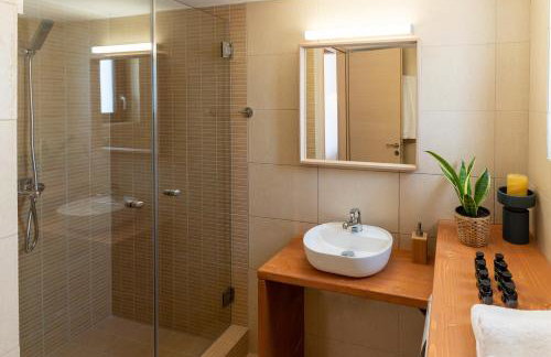 Syra Suites - Photo 7