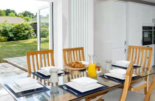 NEW! Stunning & Huge 5BR with Parking & Garden - Perfect for Families & Groups! Excellent Location - Foto 11