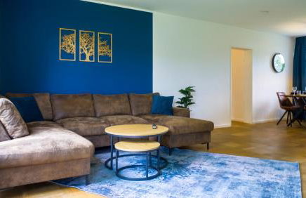 Groß, Modern, Zentrumsnah mit Parkplatz und Garten - Photo 14