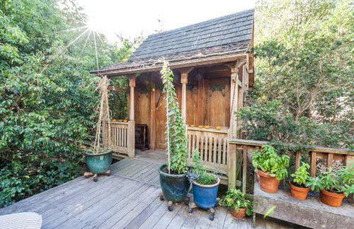 Antique Indonesian Teakwood Cottage for a Romantic Getaway in Petaluma, California - Foto 1