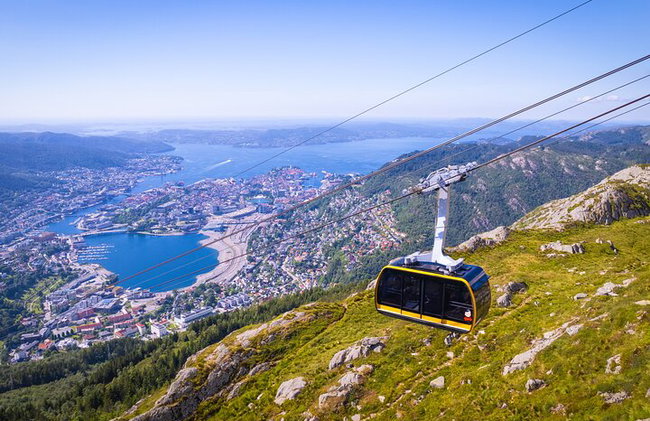 Bergen bei Nacht: Gipfeltour zu Ulriken & Fløyen mit Seilbahn - Foto 3