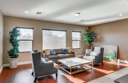 Golf, Work and Explore Las Vegas Gem with Pool Access - Foto 1