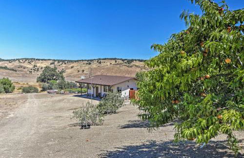Cottage by the Lakes with Patio by Lake Nacimiento - Foto 23