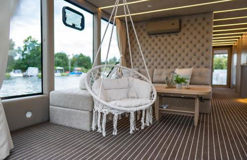 Lieblingsplatz Parey - schwimmendes Hausboot - Foto 2