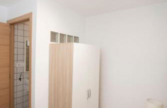 Stylish 3-Bedrooms Getaway with Terrace & Pool - Foto 25