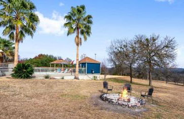 Scenic 5-Acre Retreat with Hot Tub Pool & Game Room - Foto 20