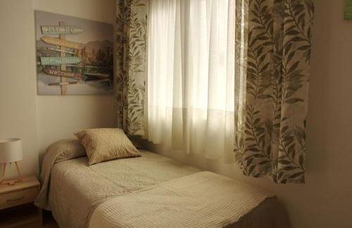 La Bodega del Mar - Luminoso y céntrico apto con piscina en verano y parking - Foto 39