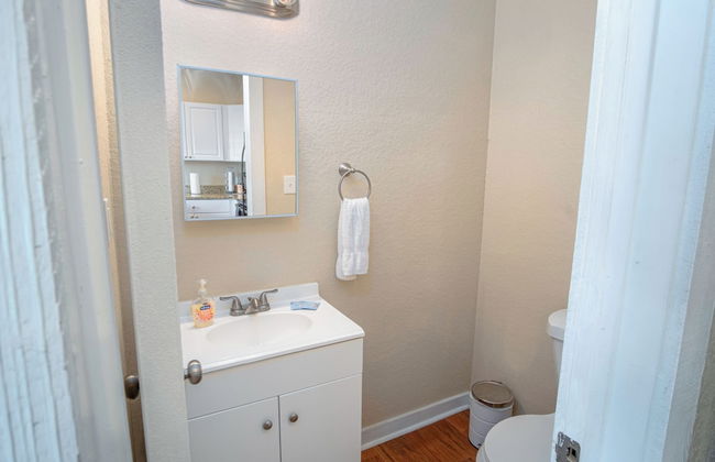 Renovated 2BR Near Downtown SA - Foto 26