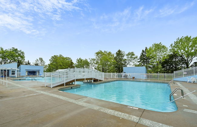 Serene Escape at Table Rock Lake - Photo 27