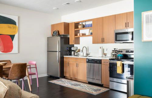 NEW HAPPY TRAIL 2BR CONDO CLOSE TO DOWNTOWN - Foto 12