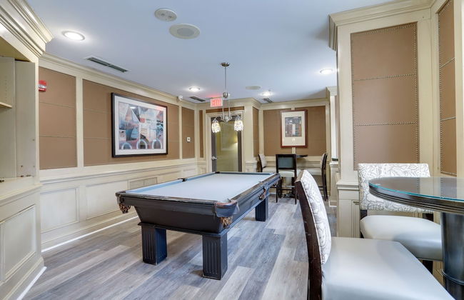 Sophisticated and Beautiful Condo - Foto 25